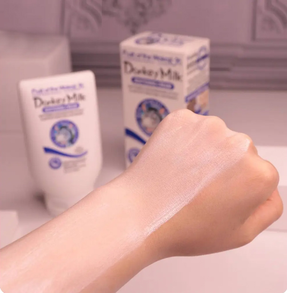 کرم سفید کننده و آبرسان شیر الاغ وکالی